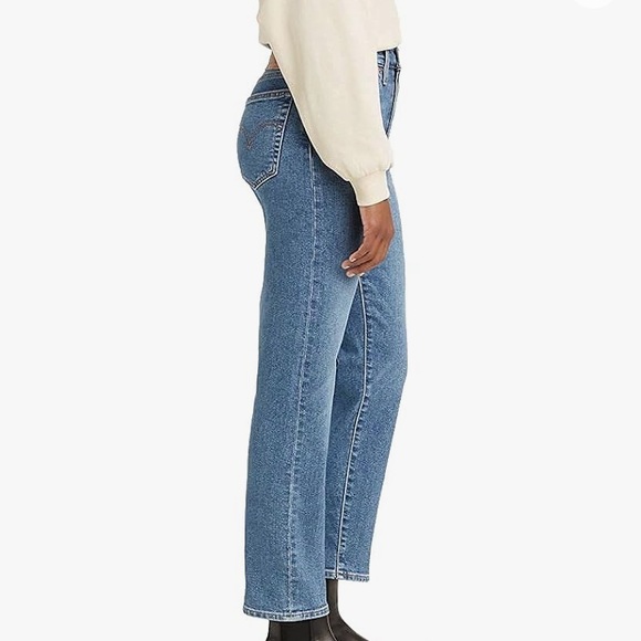 Levi's Women's Wedgie Straight Jeans - Picture 2 of 3